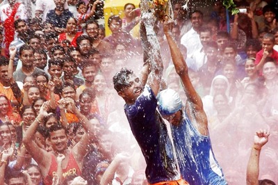 Dahi Handi Ban Sparks Political Row in Maharashtra,  BJP Questions if Uddhav 'Taking Orders from Taliban'
