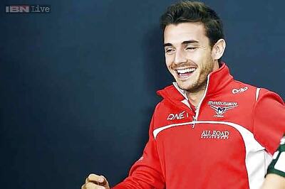 F1: Jules Bianchi still unconscious, begins therapy