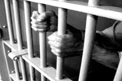 Two Kashmir Cops Detained for Supplying Ammo to Terrorists