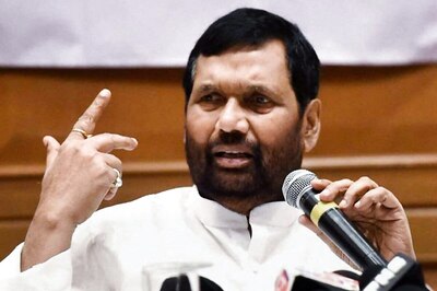 Paswan Accuses 11 States of Passing on Central PDS Subsidies as Their Own