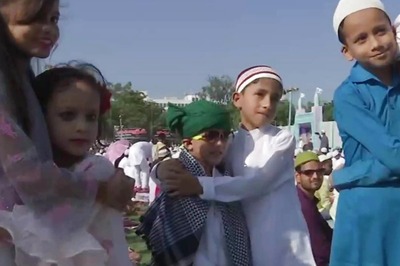 Eid-Ul-Adha 2022: Devotees Offer Namaz Across States on Bakri Eid; Security Amped Up in Cities