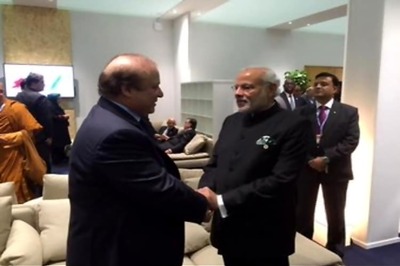 Narendra Modi and Nawaz Sharif meet in Paris, talk for a few minutes
