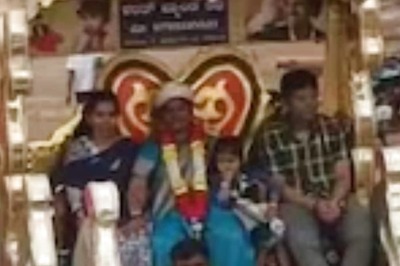 In Karnataka’s Mummigatti Village, PT Teacher Gets Emotional Farewell From Students