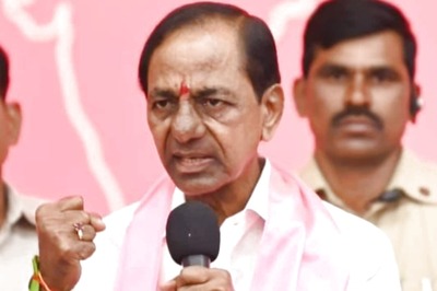 'Ab Ki Baar, Kisan Sarkar' Slogan Rings Out, as KCR Unveils BRS Flag, Plans to 'Plant' It in Karnataka Next