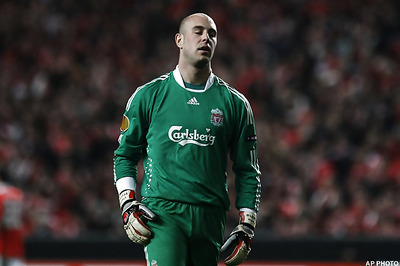 Reina extends Liverpool contract by 6 years