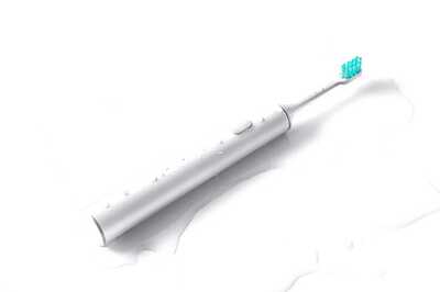 Xiaomi Enters Your Bathroom With Mi Electric Toothbrush T300; Yes, You Read That Right
