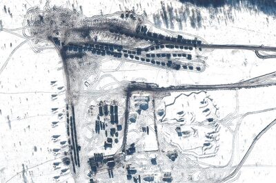 Russia Has Not Withdrawn Troops from Ukraine Border, Is Privately Preparing for War, Says US Official