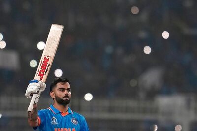 'Cometh the Hour, Cometh the Champion': Cricket Fraternity Hails Virat Kohli For Equaling Sachin Tendulkar's 49th Century Record