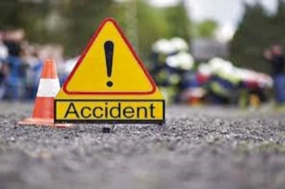 3 Dead and 8 Injured After Truck Rams into Car in UP's Etawah, CM Yogi Expresses Grief