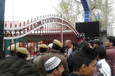 Srinagar NIT in lockdown after clash over India's T20 World Cup loss, calls meet