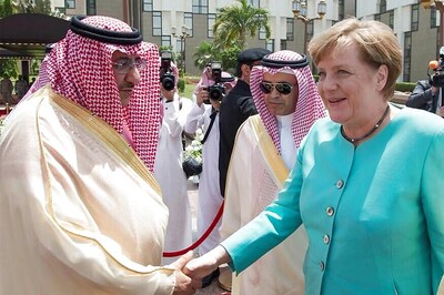 Angela Merkel Arrives in Saudi Arabia Without Headscarf
