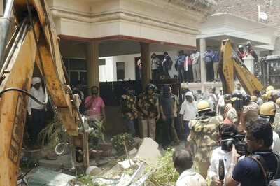 News18 Evening Digest: 'Illegally Constructed' House of Prayagraj Violence 'Mastermind' Demolished and Other Stories