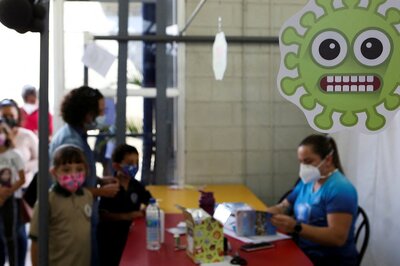 As World Debates Ukraine-Russia War, 2.9 Billion People Wait for their First Covid Vaccine