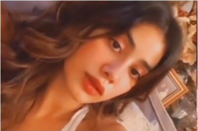 Janhvi Kapoor Relishes Chocolate Cake, Watch Videos