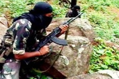 Naxals blow up police post, buildings in Orissa