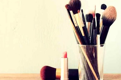 7 Easy Tips To Keep Your Make-Up Products Safe During Monsoon