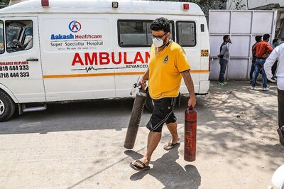 As Critical Covid Patients' Count Rises, Top Delhi Hospitals Gasp for Oxygen, Count Down Hours