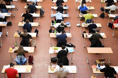 Foreign Medical Students Allege 'Wrong, Misspelled' Questions in Exam, Health Ministry Review On