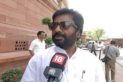 Air India 'Blacklists' Shiv Sena MP Ravindra Gaikwad for Assaulting Staffer