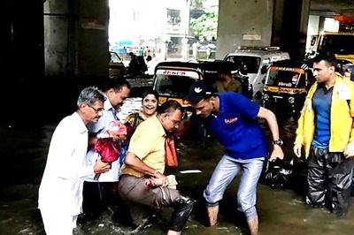 'When in Pain, Enjoy Rain': Mumbai Showers Soak Twitter With Jokes on Christmas