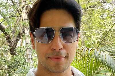 Sidharth Malhotra Exercises Voting Rights In Delhi During Lok Sabha Election, Flaunts Inked Finger In Viral Pic