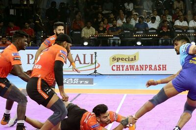U-Mumba Clinch Close Victory Over Bengal Warriors 39-37; Maninder Singh Becomes Second to Reach 1300 Raid Points