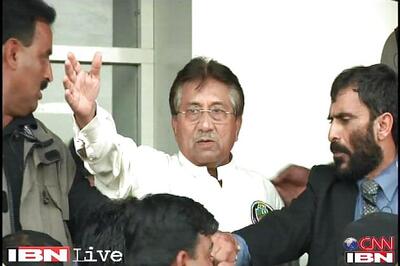 Pakistan extends custody of former dictator Musharraf