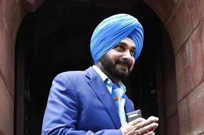 Navjot Singh Sidhu, The Six Hitter For Kejriwal?