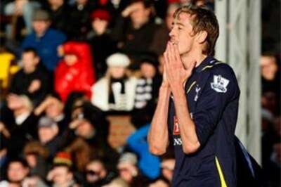 Tottenham beat Fulham, Liverpool held by Wolves