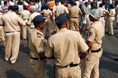 DU Graduate Among 7 Held as UP Police Bust Gang Providing Exam 'Solvers'
