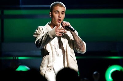 Bieber's Manager Apologizes For Axing Tour