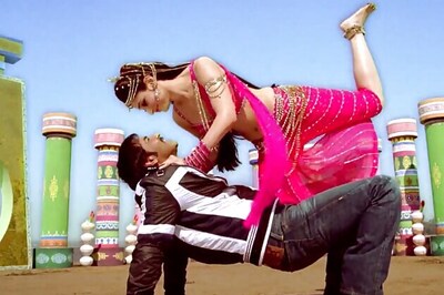 'Himmatwala' failed as '80s not shown in a contemporary way: Ajay