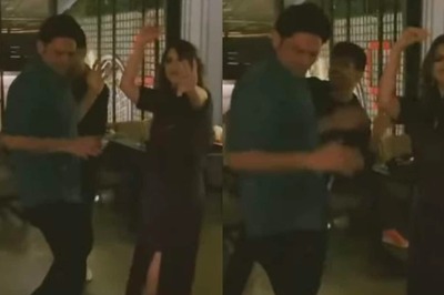 Jaideep Ahalawat, Sonali Bendre Groove To ‘Humma Humma’ At 'The Broken News' Bash; Watch Viral Video