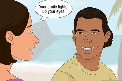 How to Compliment a Guy's Eyes