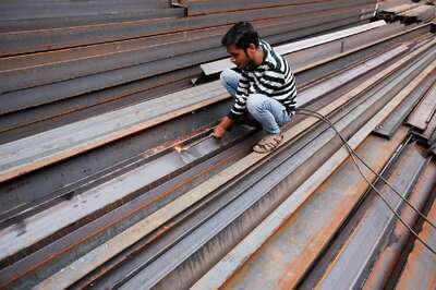 SC Seeks Reply from Centre, 61 Firms on PIL Alleging Duty Evasion in Iron Ore Exports to China