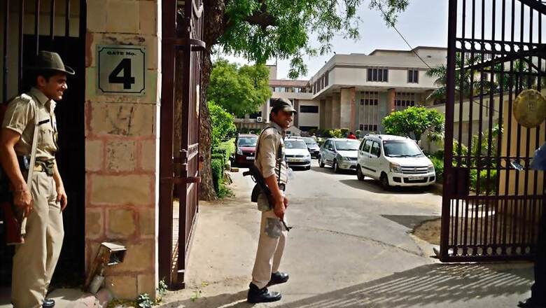 Acid Attack Victims, Transgender Get Jobs in Delhi High Court
