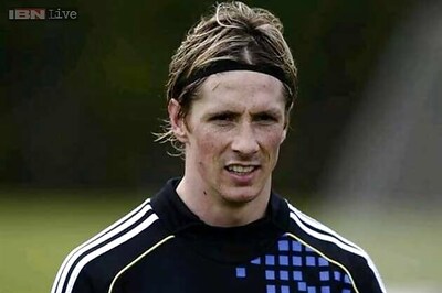 Fernando Torres faces spell out with knee injury