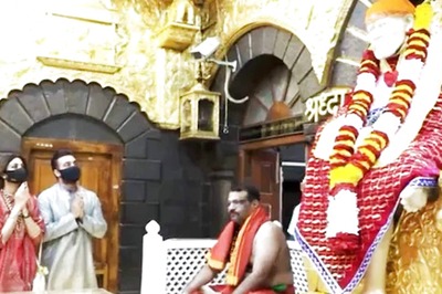 Shilpa Shetty, Raj Kundra Spotted Together at Shirdi Sai Baba Temple