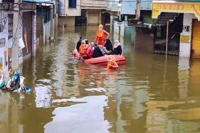 Telangana Rains: Govt to Distribute Relief Ration Kits Worth Rs 2,800 at Doorsteps in Flood-hit Areas