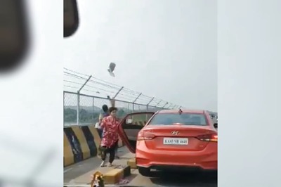 Woman Caught Throwing Garbage Out of Her Hyundai Car into Nethravati River, Booked for Littering