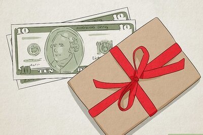 How to Know How Much to Give for a Retirement Gift