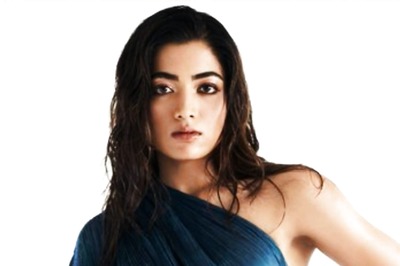 'National Crush' Rashmika Mandanna Looks Stunning in Thigh-high Slit Metallic Blue Gown, See Pics