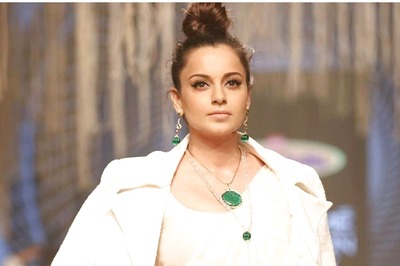 Kangana Ranaut Rocks a Gorgeous Jamdani Saree on the Ramp at FDCI x Lakme Fashion Week