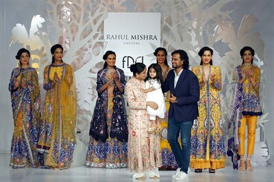 ICW 2017: Rahul Mishra Presents 'Parizaad'; His Daughter Makes Runway Debut
