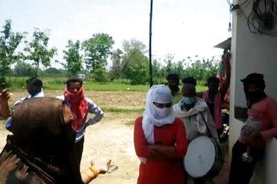 Girl Reaches Boyfriend's House With Wedding Band, See What Happens Next