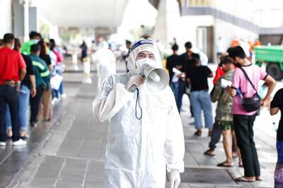 Health Experts Sound Alarm Bells for Centre to Monitor Four Siblings of Delta Variant of Covid-19