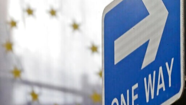 Negotiators Hunker Down As Brexit Talks Hit Final Weeks