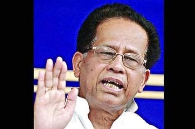 Assam peaceful, Tarun Gogoi reviews situation