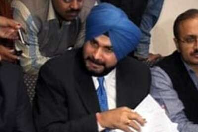 Sidhu to apologise to victim's kin: BJP