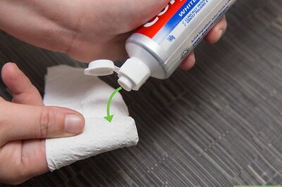 3 Ways to Clean Your Teeth when You Don’t Have a Toothbrush